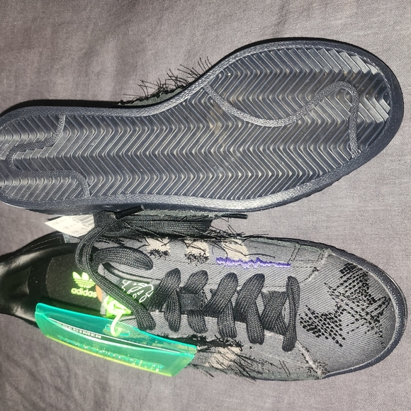 Adidas shoes - Picture 3 of 8